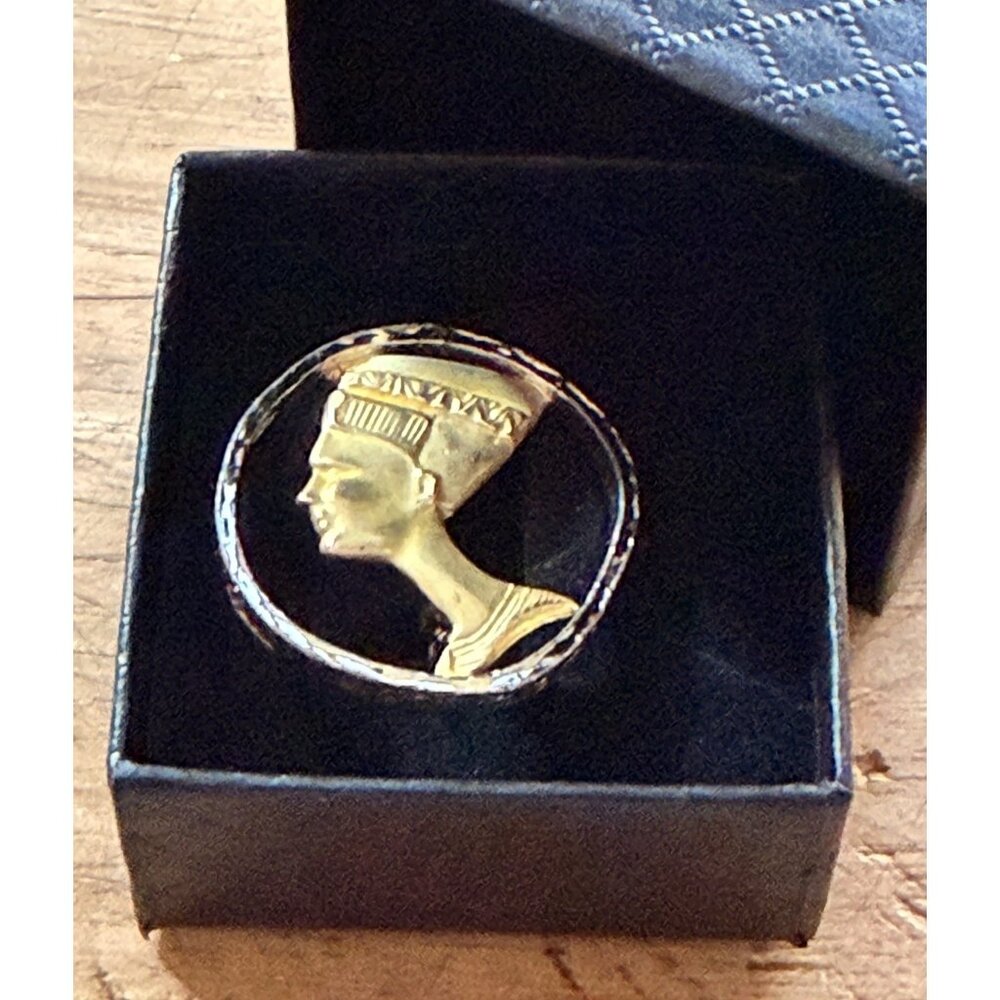 Vintage Egyptian Nefertiti Gold Pendant Brooch In Circle Design
